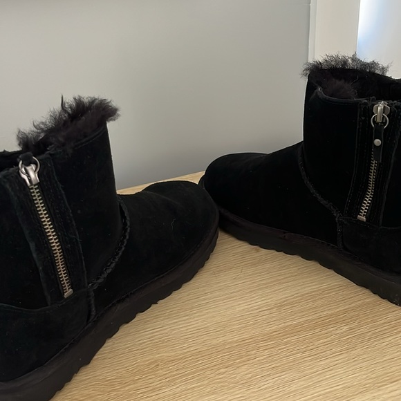 UGG double zip mini boots - Picture 3 of 3